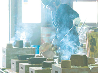 辻井軽金属有限会社 機能美を付加した高精度鋳造技術