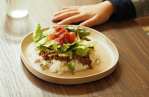 お米のプラスチックから生まれたテーブルウェアmomo - rice plastic plate -